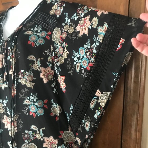 Zac & Rachel Black w/Colorful Flowers Pullover Blouse w/Butterfly Sleeves Large - Picture 9 of 15